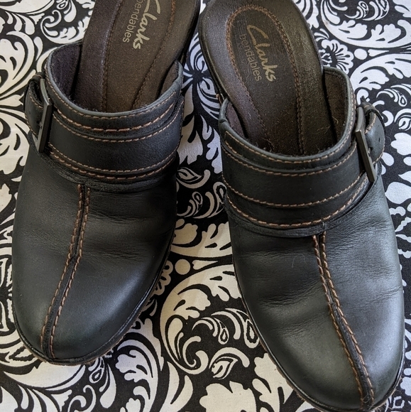 𝅺clarks Black Pebble Leather Clogs Size 7 - Picture 1 of 6